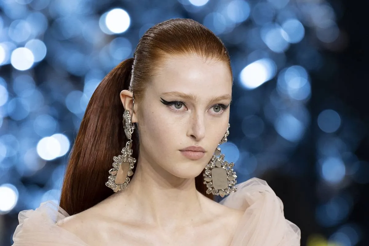  من عروض Giambattista Valli الصورة من Imaxtree