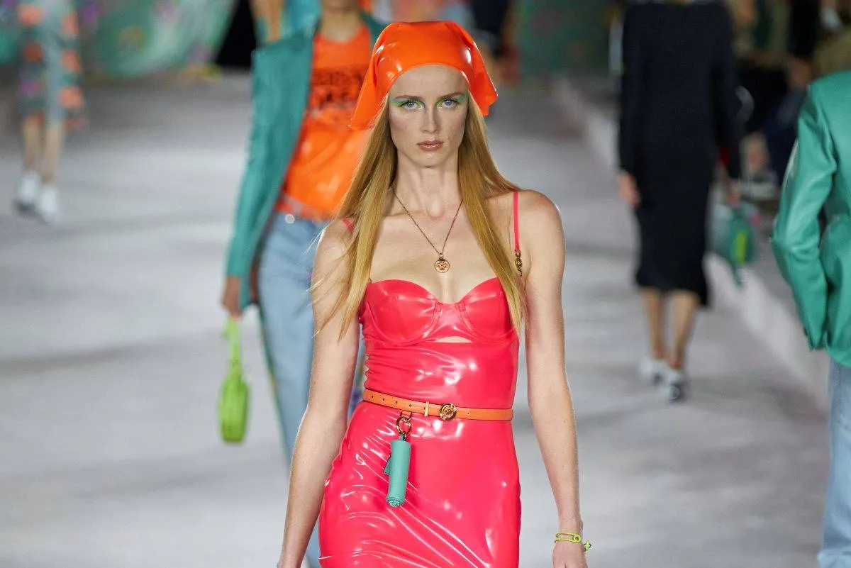 فستان لاتيكس من فيرساتشي Versace