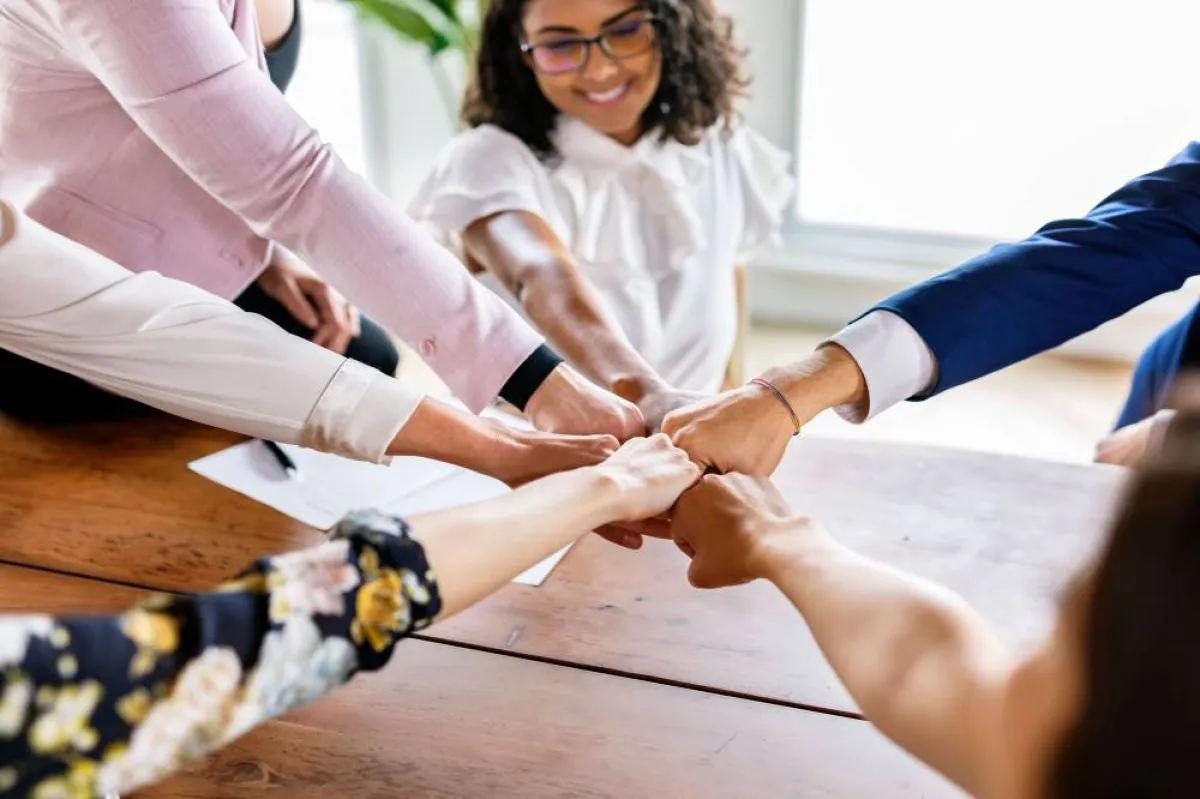 الاحترام في بيئة العمل مساعد في تعلّم الموظّفين من بعضهم البعض