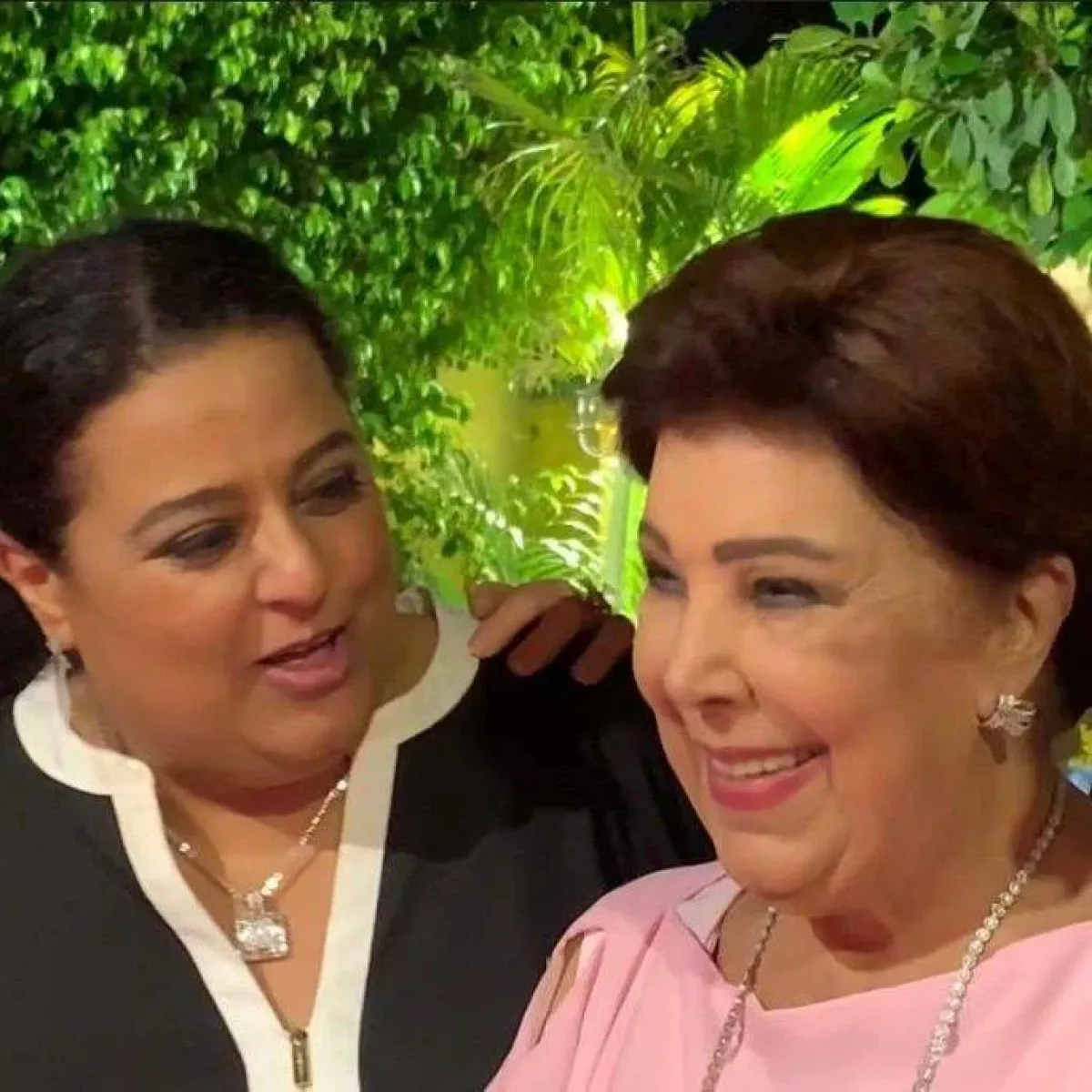 أميرة مختار ورجاء الجداوي - صورة من حساب رجاء على إنستجرام