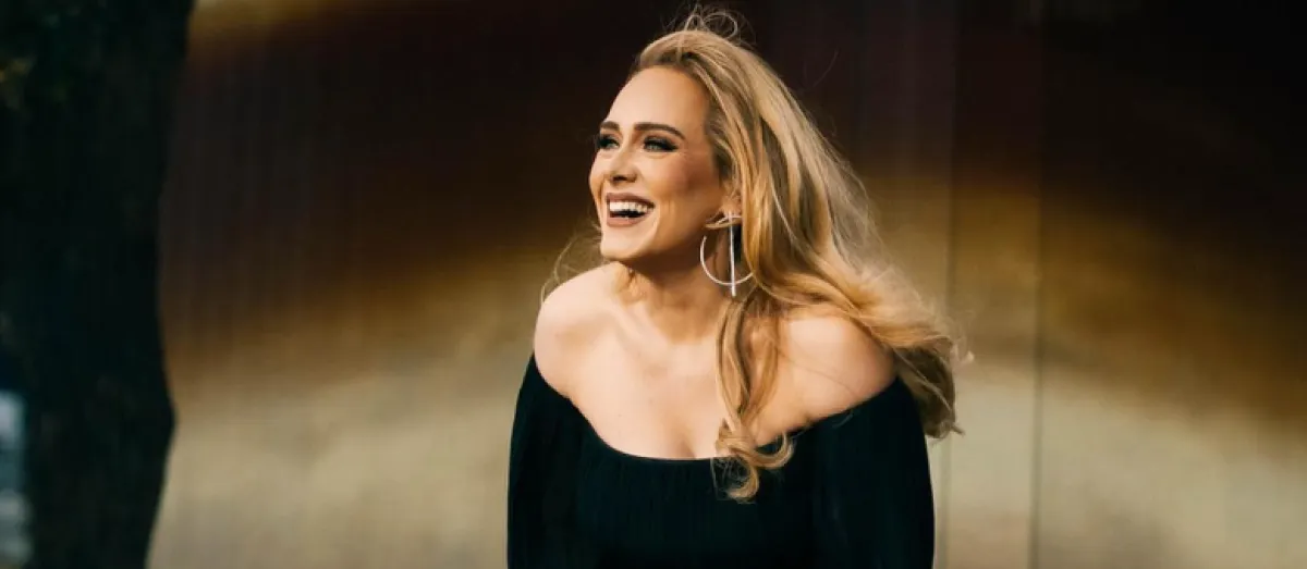 النجمة البريطانية أديل 