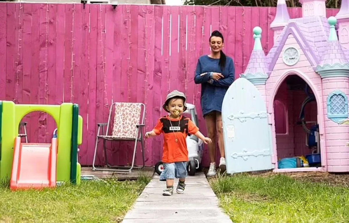 أكثر الأطفال تدليلاً في بريطانيا عمره عام واحد