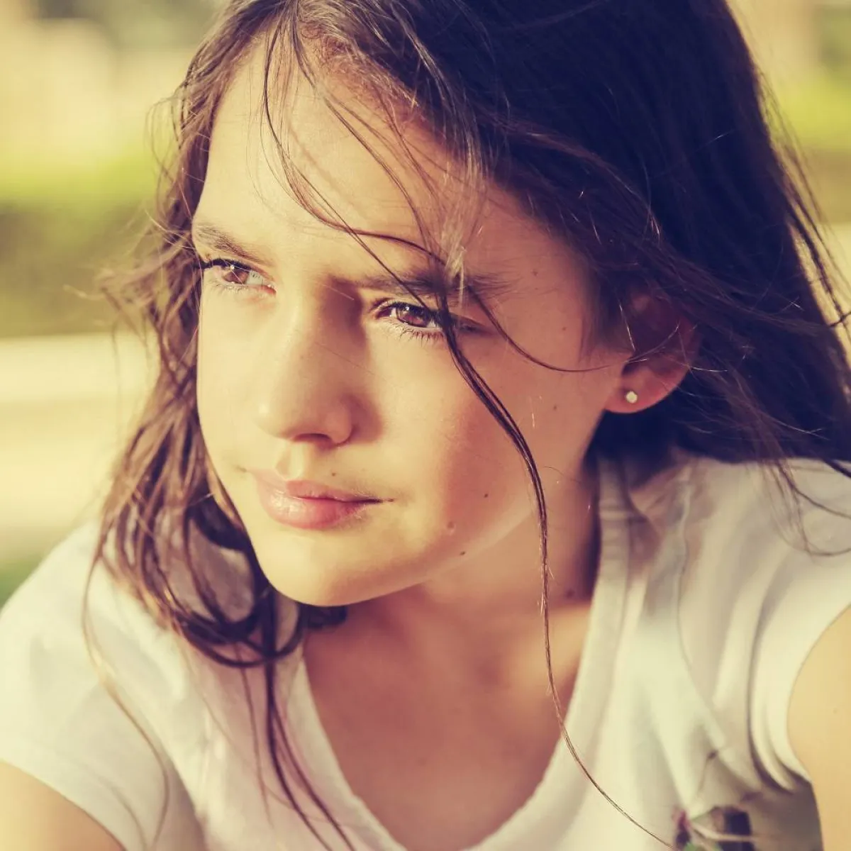 صورة لفتاة مراهقة