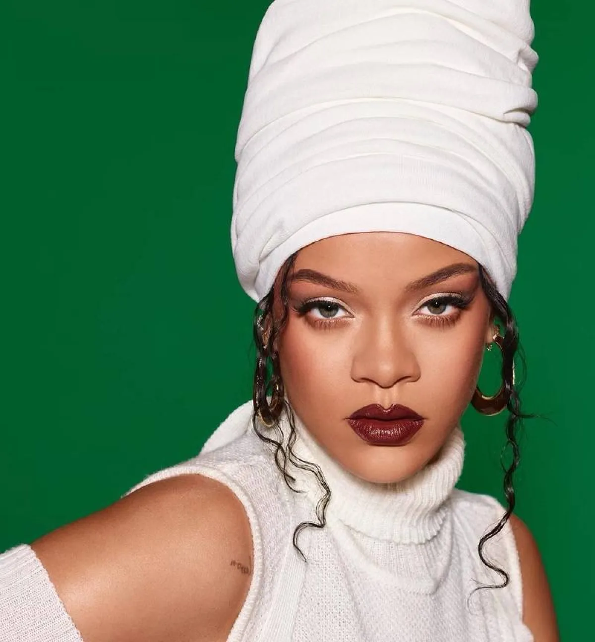 مكياج معدني