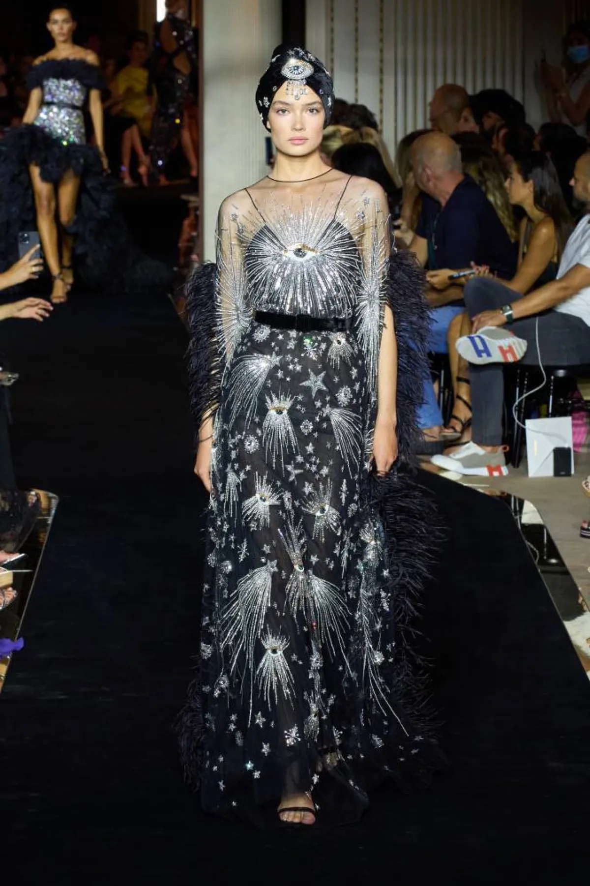 أسبوع باريس للأزياء الراقية