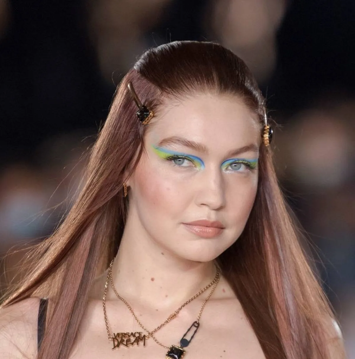 تسريحة شعر طويل