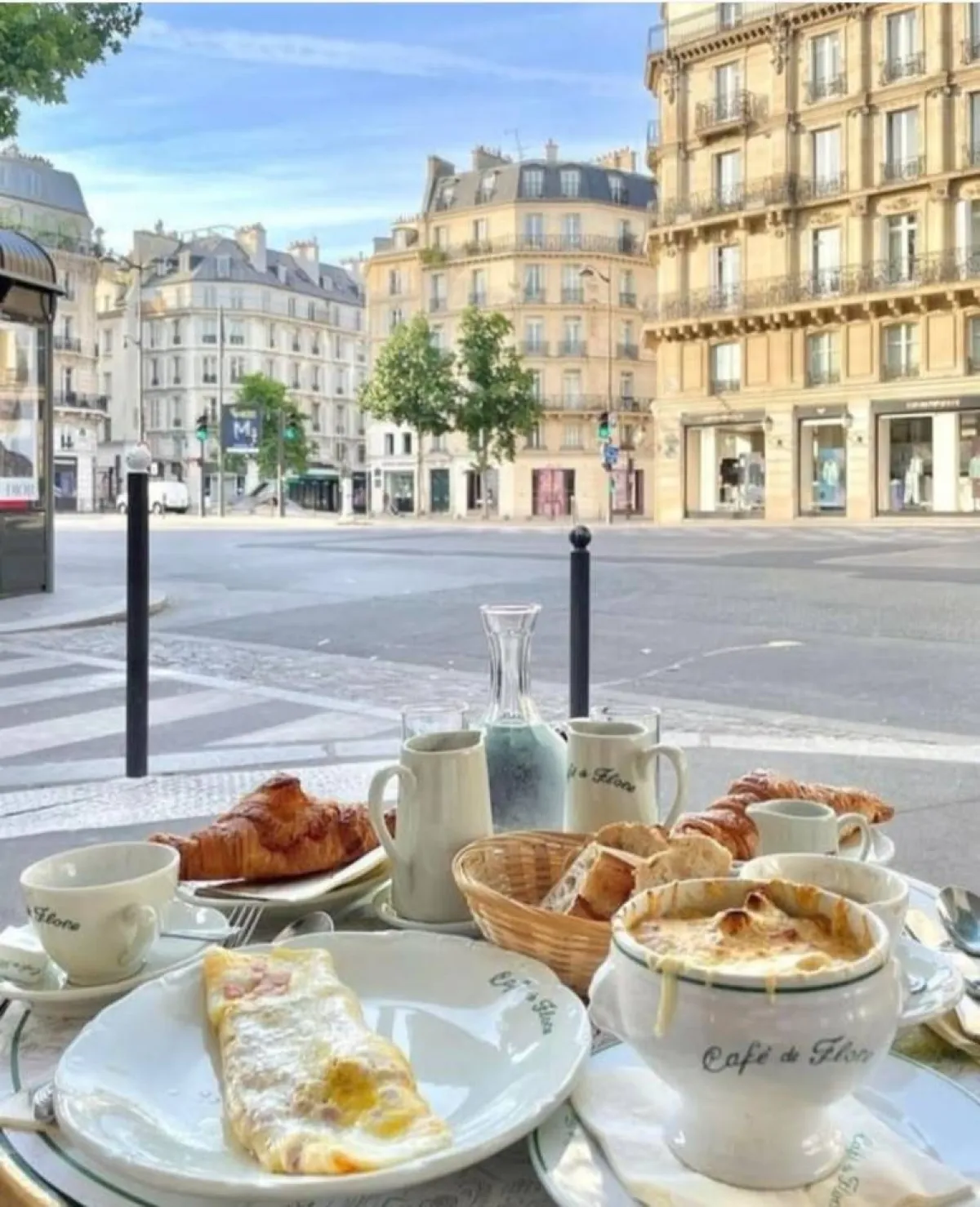 جولة على أشهر 3 مقاهي في باريس