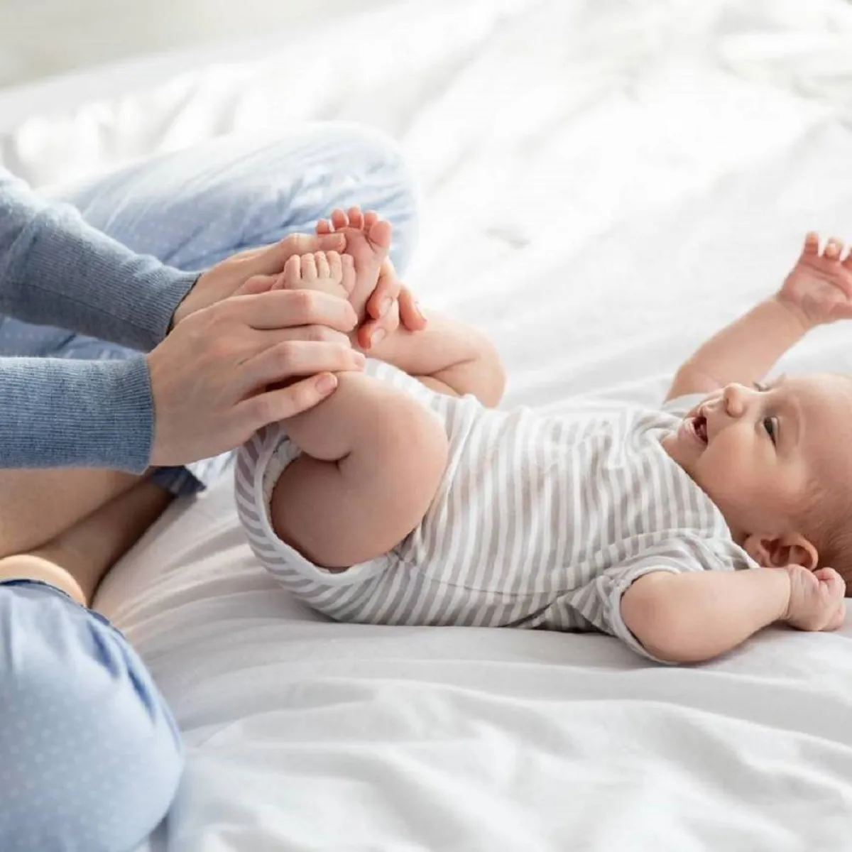 صورة لرضيع وأمه