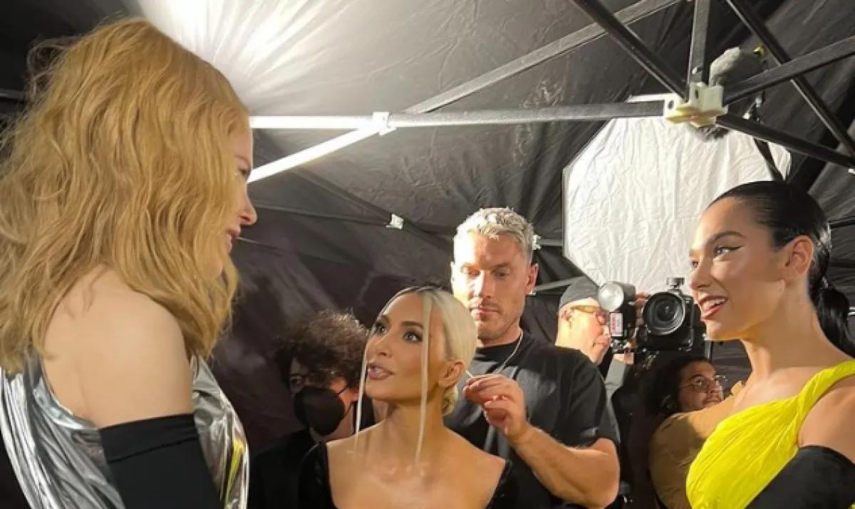 نيكول كيدمان وكيم كارداشيان سوياً 