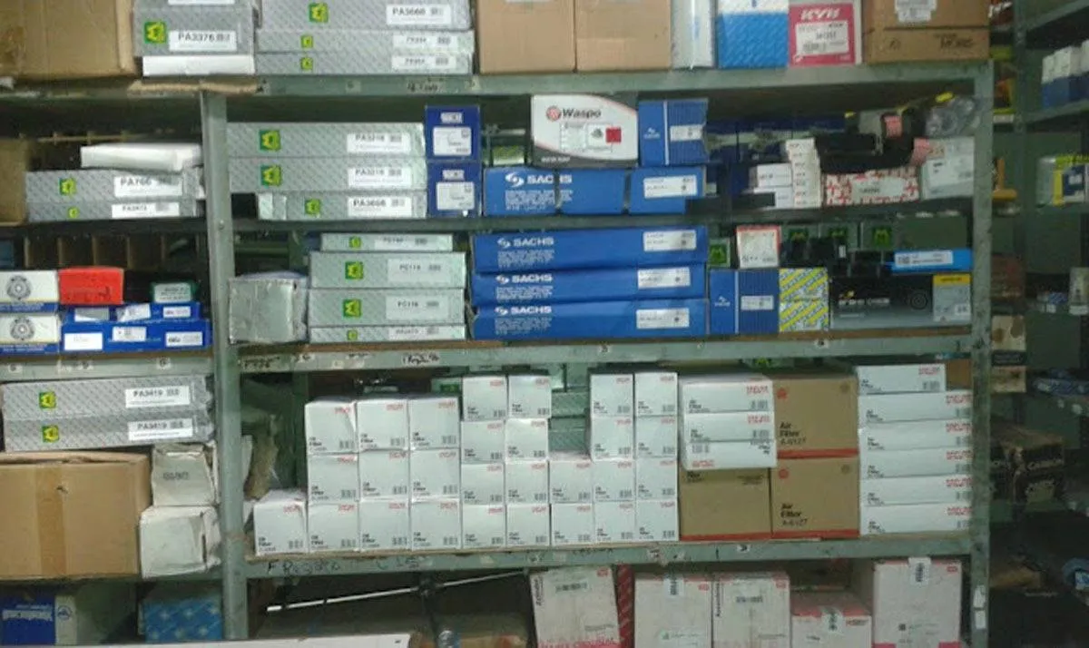 ما الفرق بين قطع الغيار الأصلية، وقطع OEM، والتجارية 