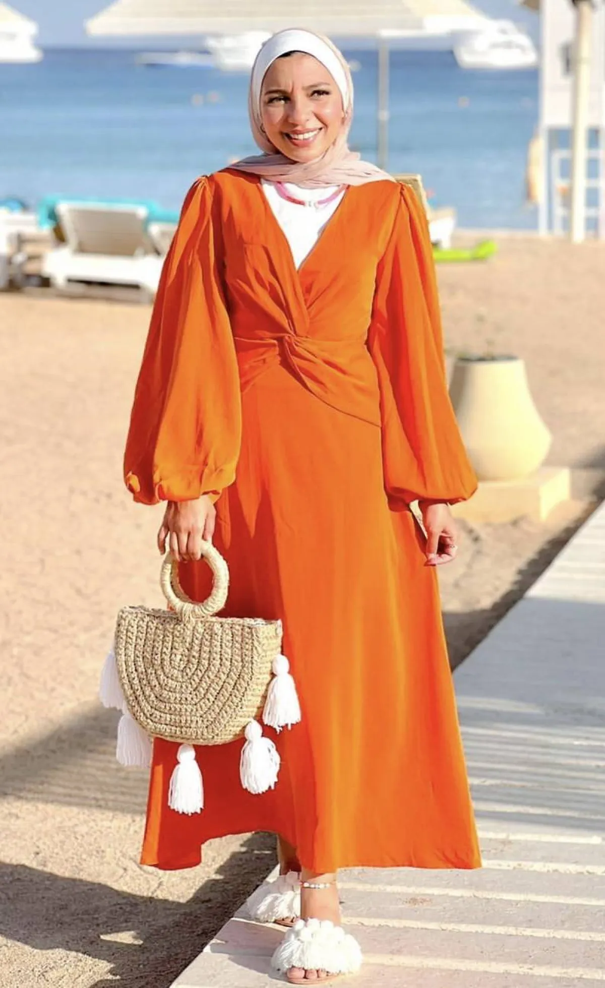 سارة ثروت بفستان صيفي