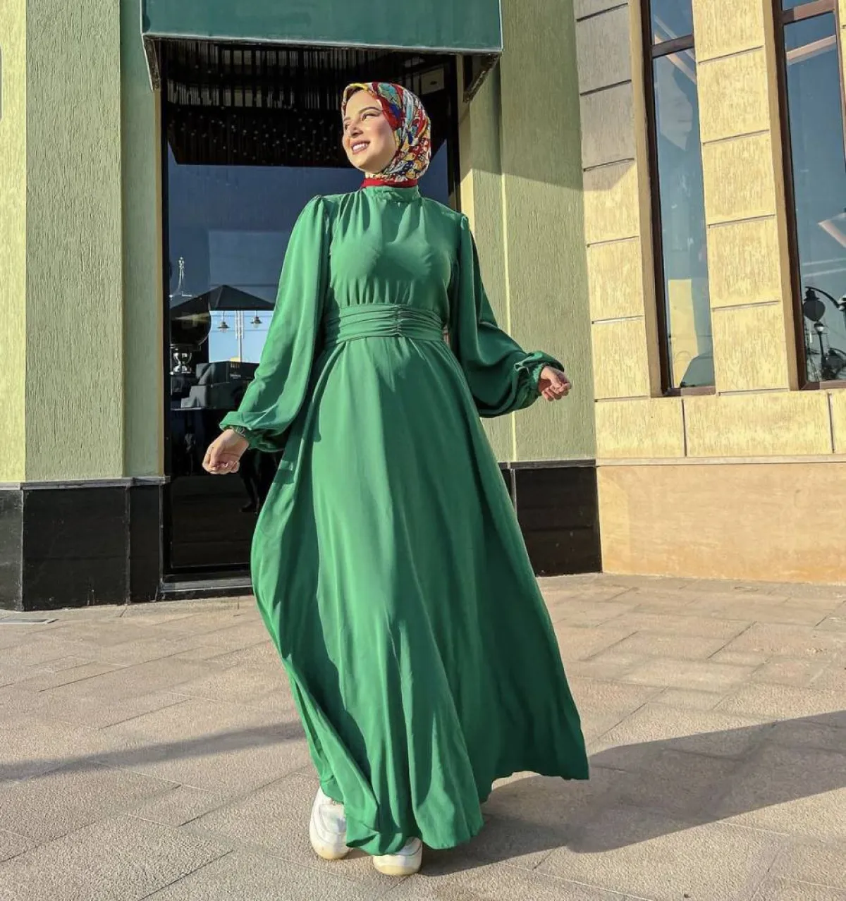 جهاد البنا بالحجاب المطبع مع الفستان