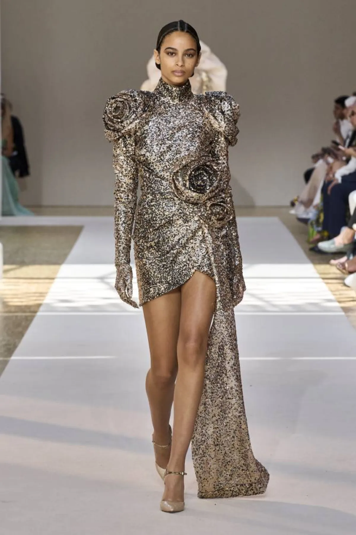 فساتين سهرة قصيرة من عروض الأزياء الراقية