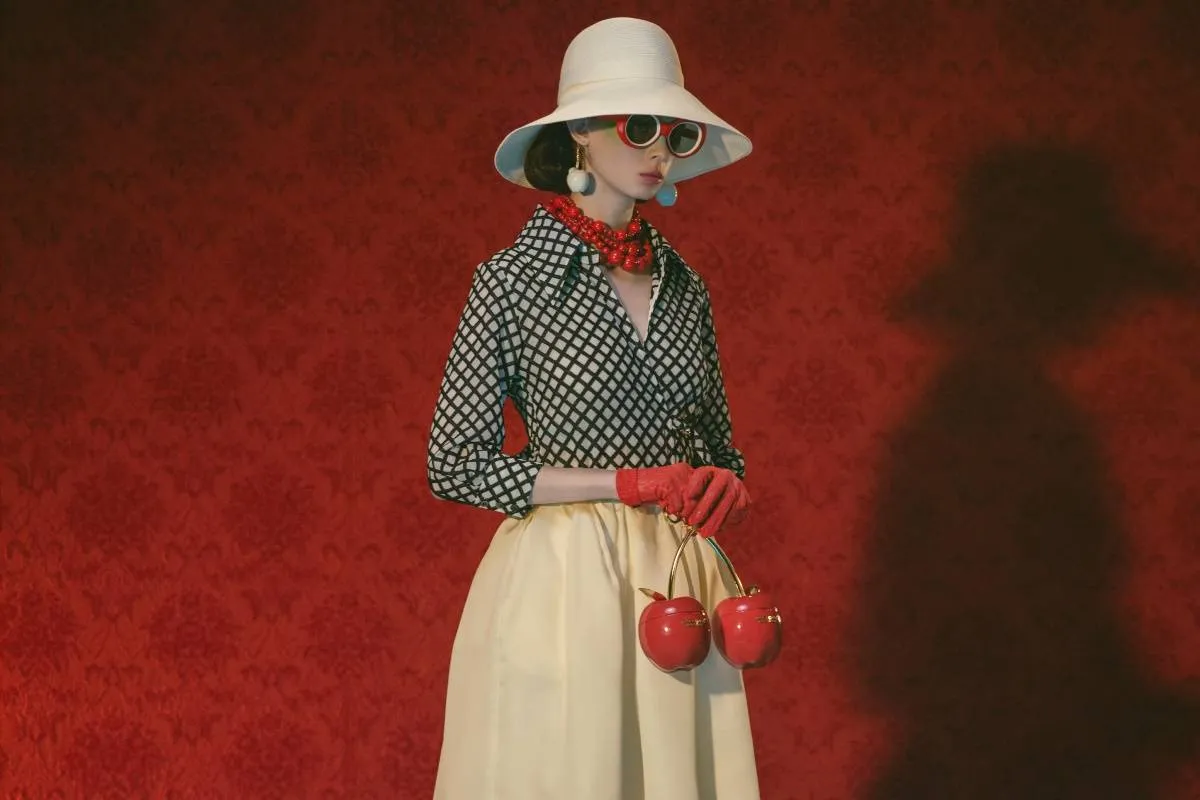 التنورة البيج من أندركوفور Undercover