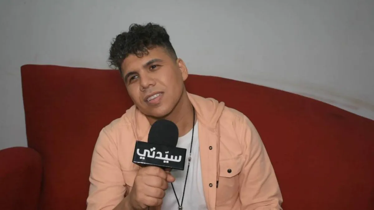 عمر كمال خلال لقائه مع كاميرا سيدتي - تصوير محمد عربي - خاص سيدتي