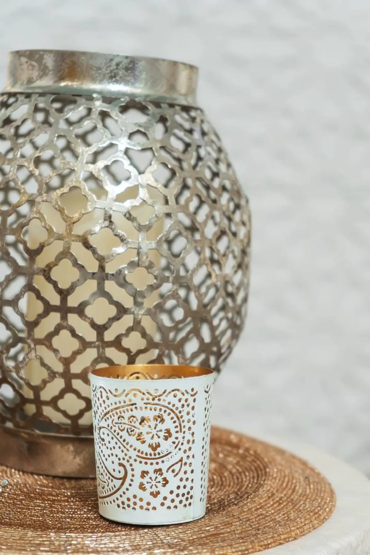 إضاءة الشموع المميزة