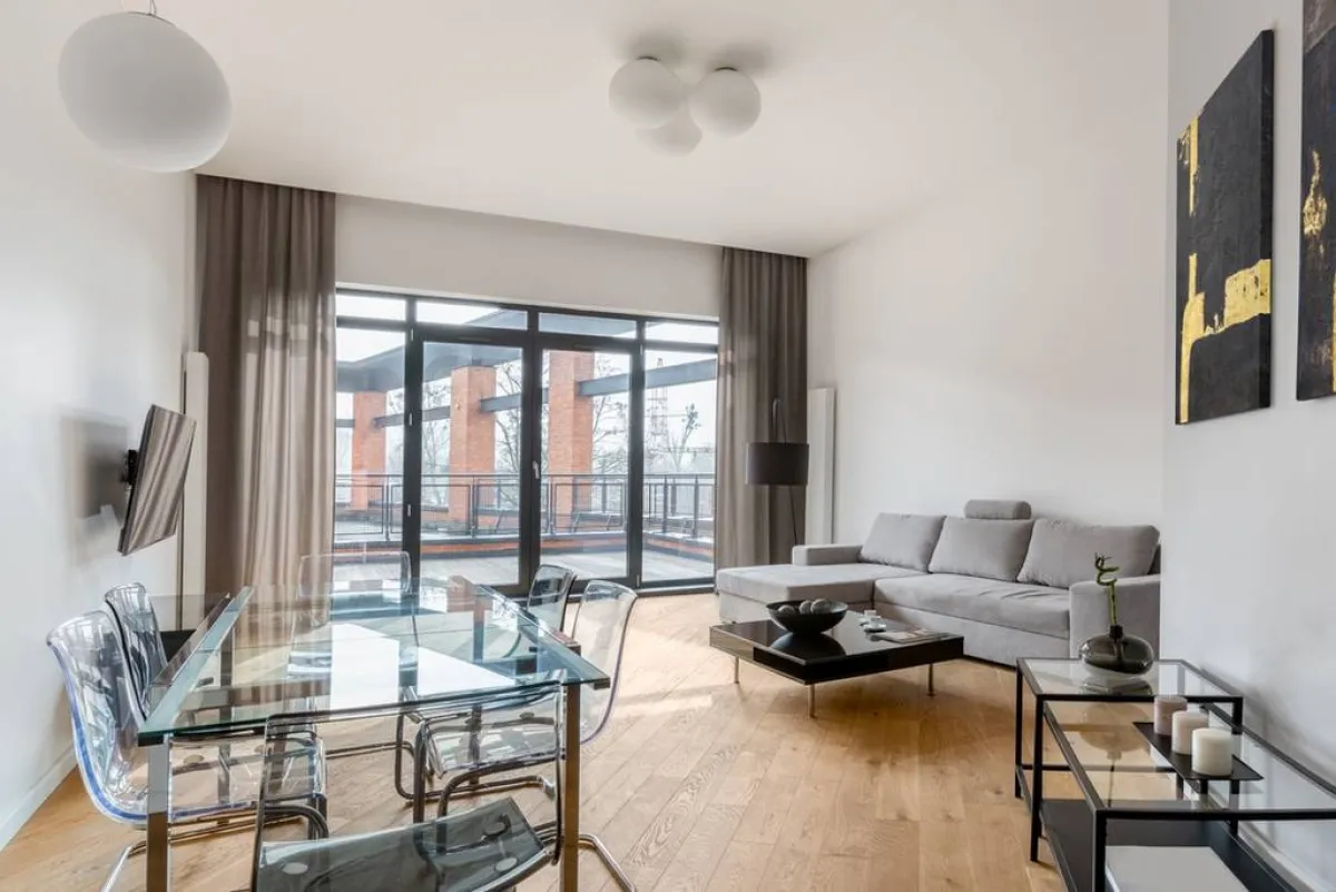 تلميع الأثاث الزجاجي