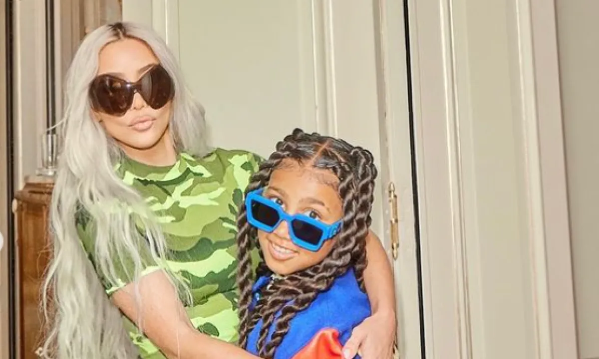 كيم كارداشيان مع ابنتها نورث ويست 