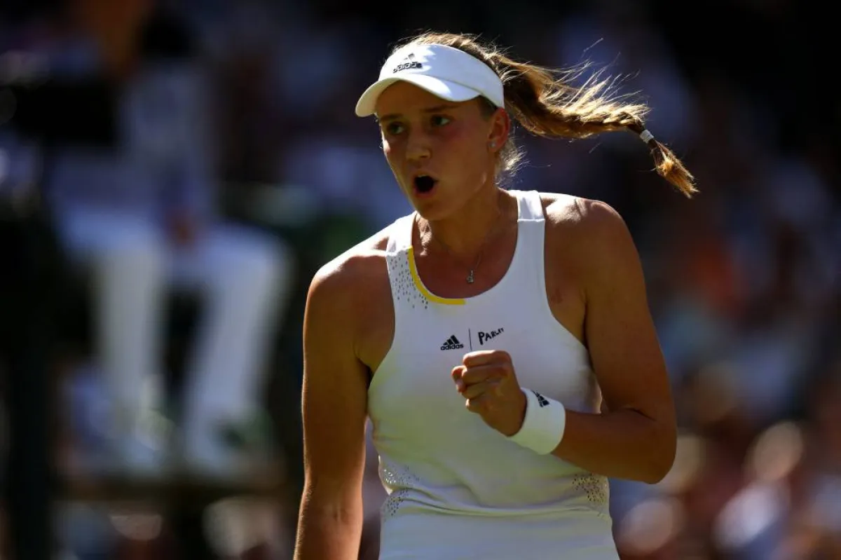 إيلينا ريباكينا تتوج ببطولة ويمبلدون بعد فوزها على أنس جابر - الصورة من موقع "الرياضية" على تويتر