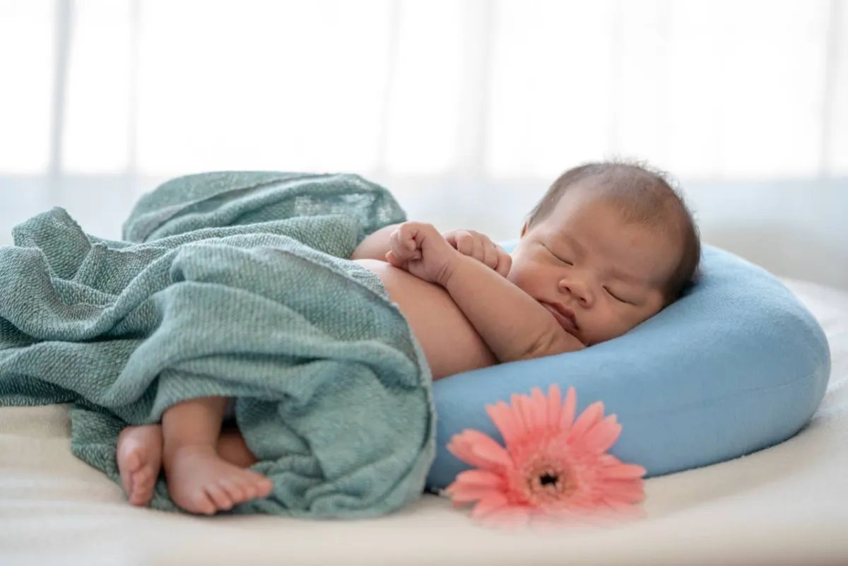 صورة لمولود نائم