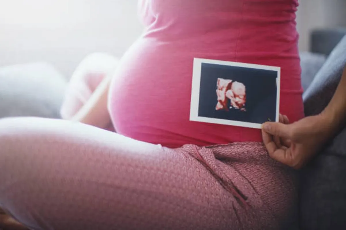 صورة لحامل في شهور متقدمة