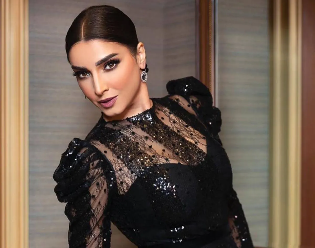 مكياج روجينا