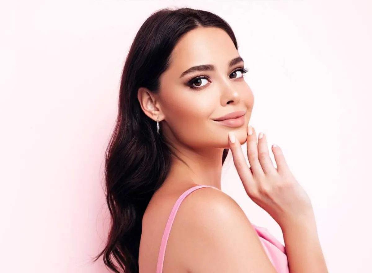 طريقة تطبيق مكياج جواز السفر