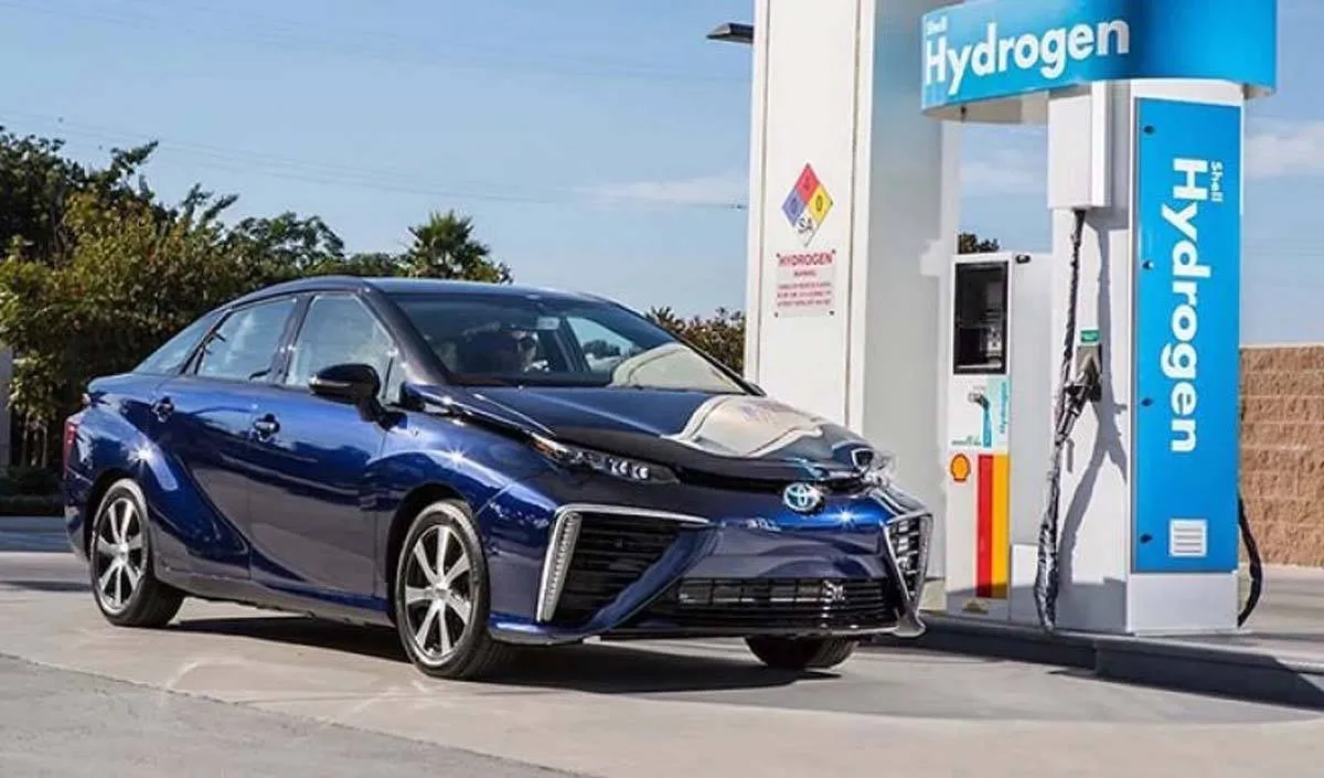 سيارات الهيدروجين تنافس للاستغناء عن محركات الوقود 