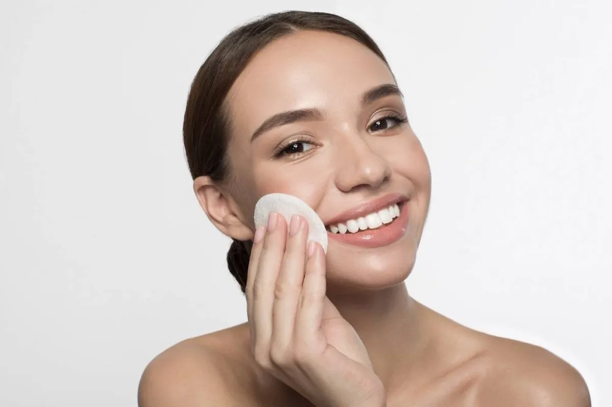 تنظيف البشرة