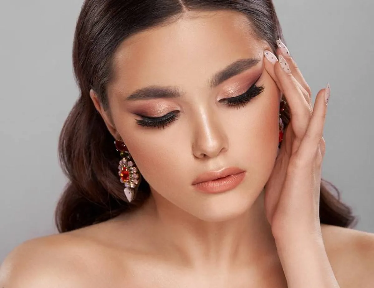 تقنيات تكثيف الرموش