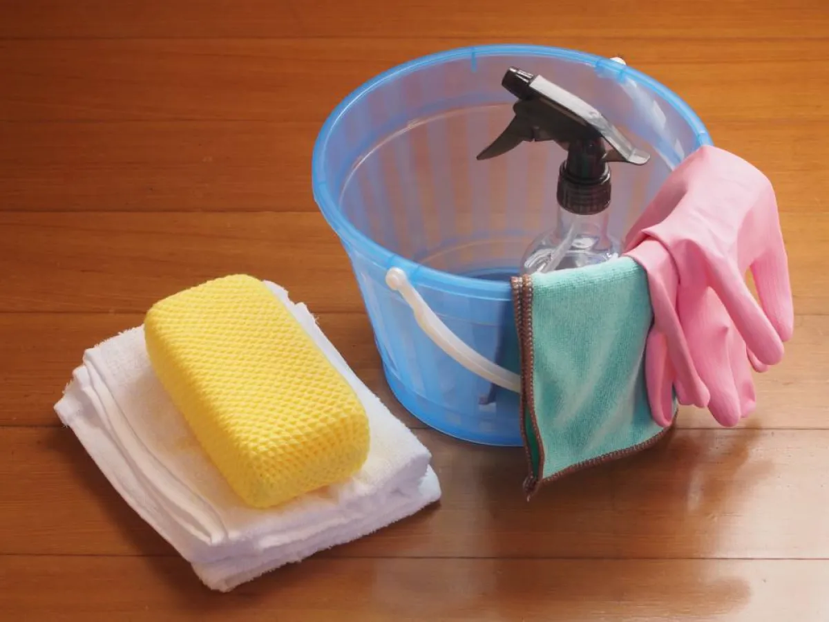 كيفيّة نزع بقع الطلاء عن الأرضيات؟