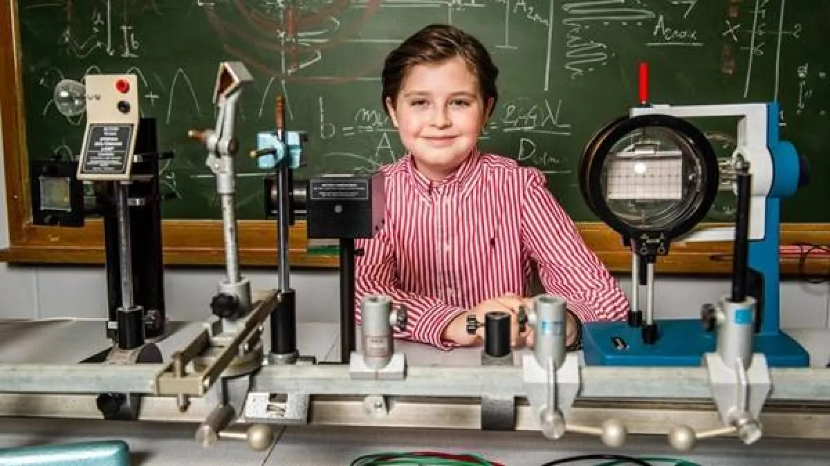 لورين سيمونز