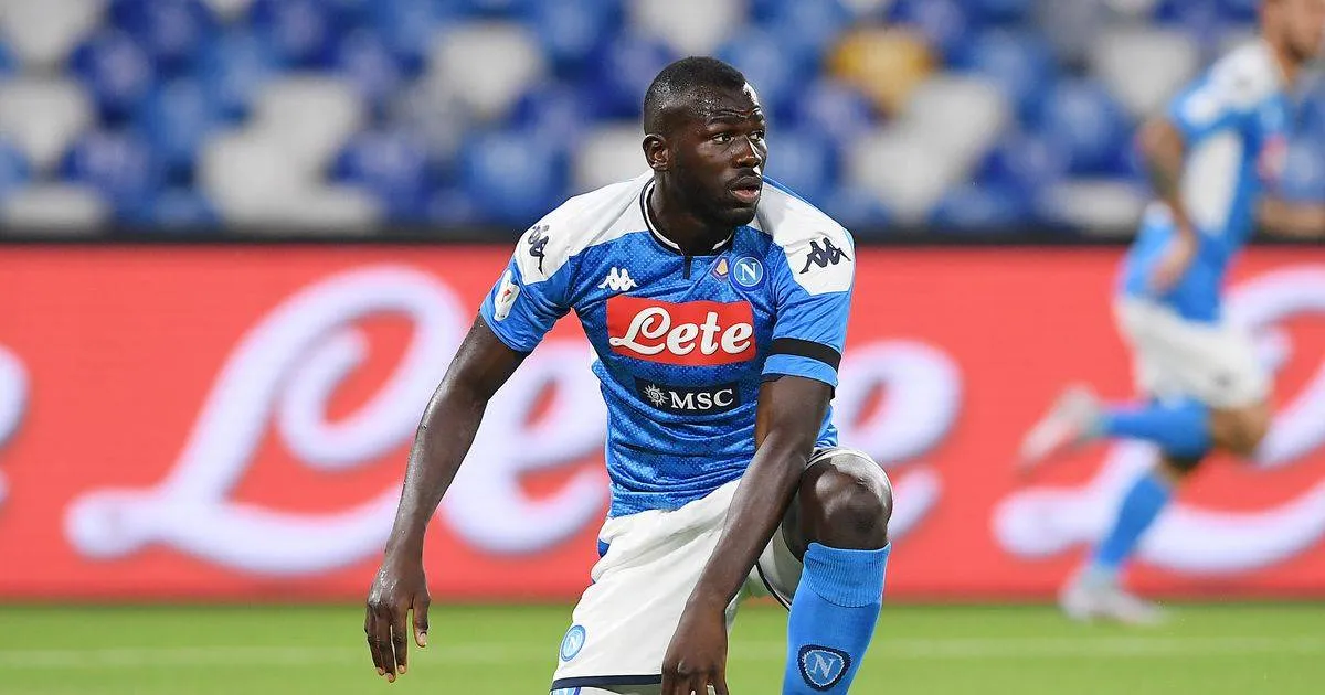 صورة كوليبالي بقميص نابولي