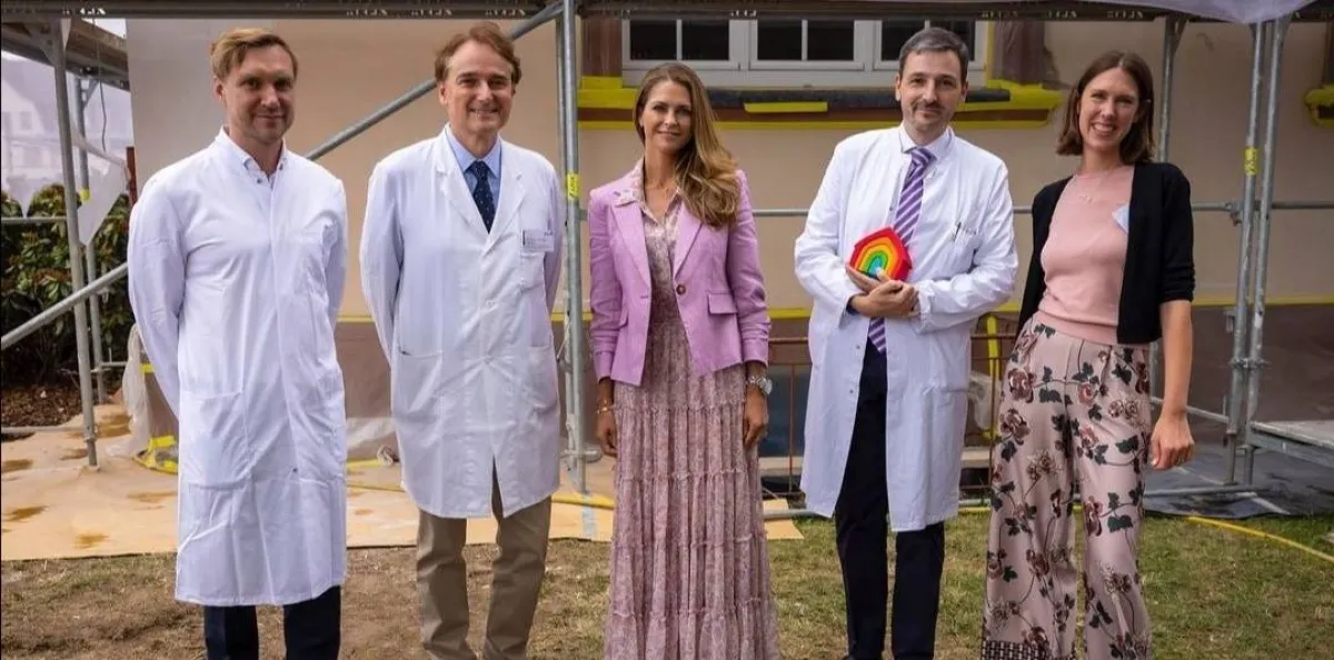 الأميرة مادلين أثناء زيارتها لموقع مؤسسة الطفولة العالمية بألمانيا- الصورة من حساب الأميرة مادلين على إنستغرام