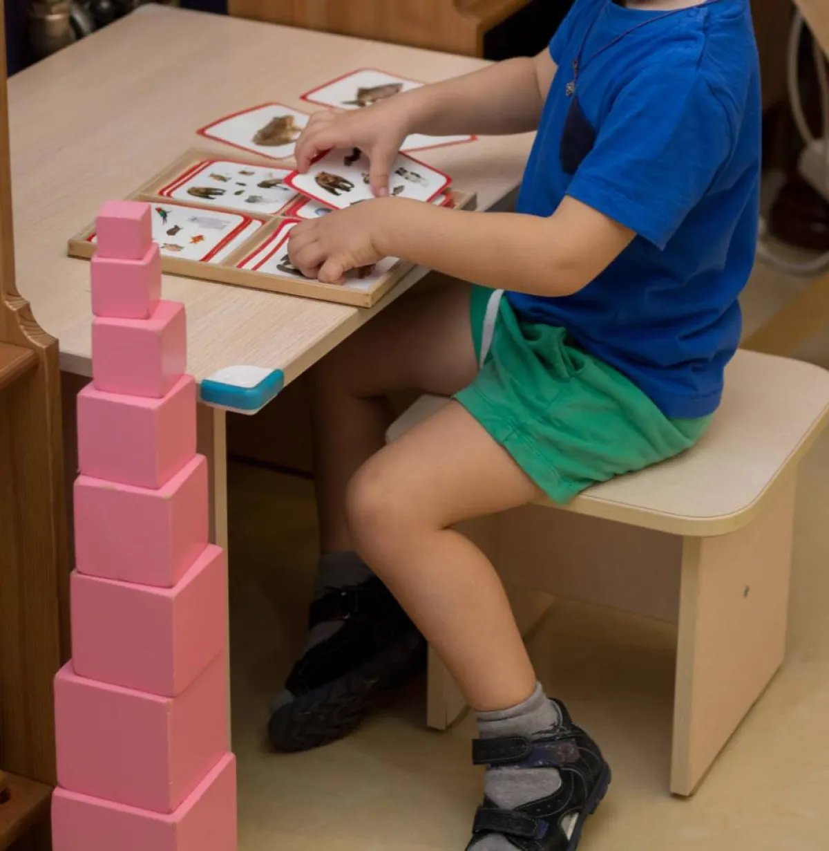 صورة لطفل مصاب بالتوحد