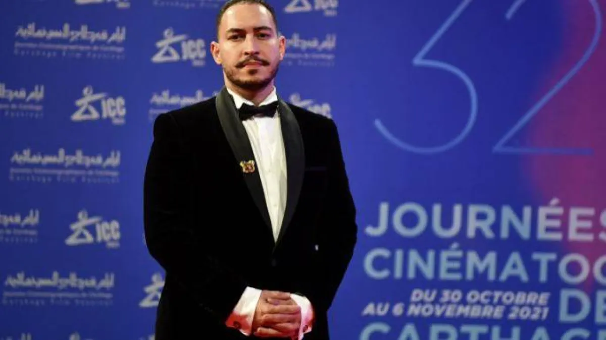 عبد الحميد بوشناق  صاحب  عرض الافتتاح الصورة  لفتحي بلعيد  من وكالة الانباء  الفرنسية