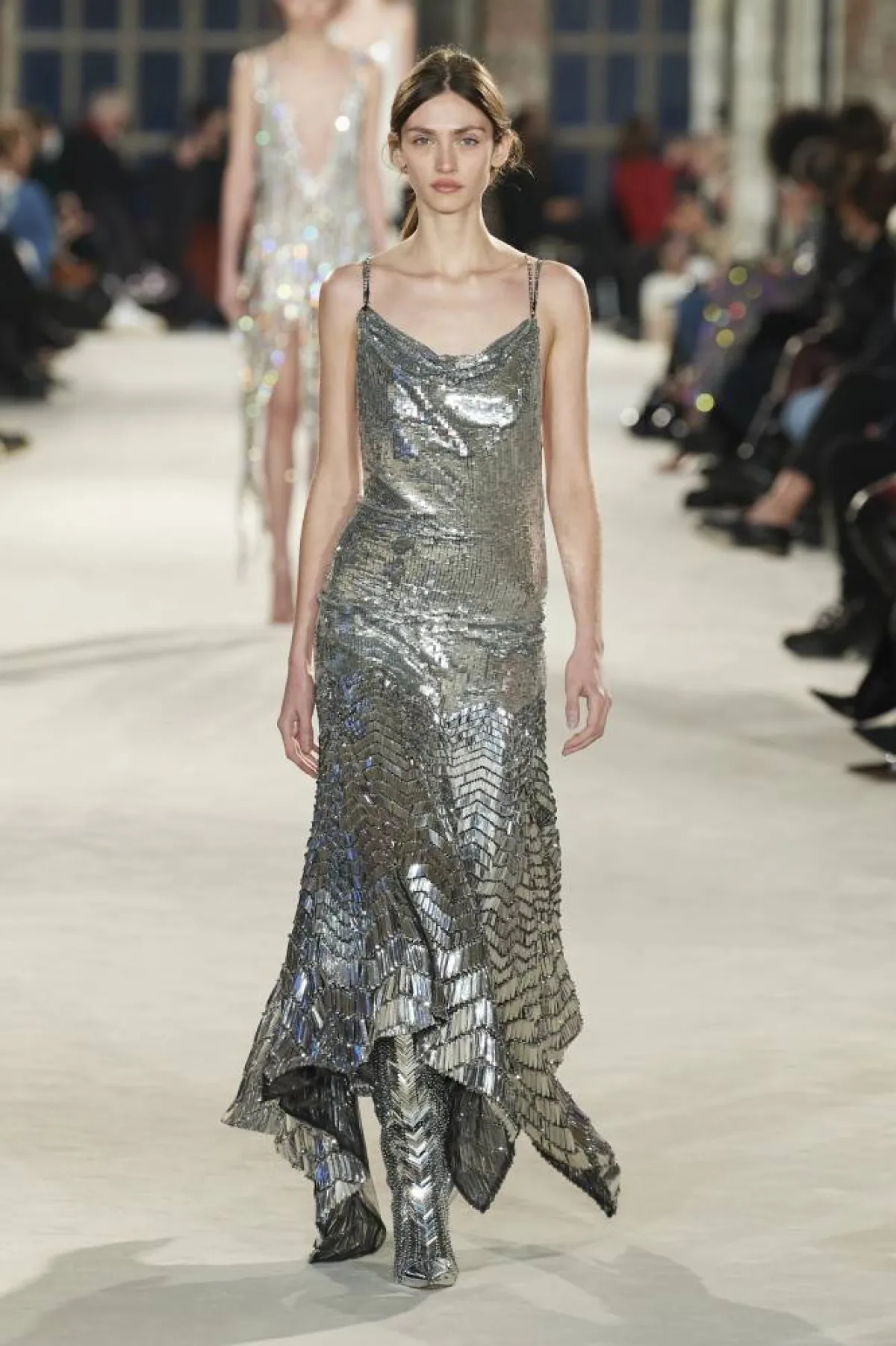 فساتين سهرة ميتاليك لوصيفات العروس