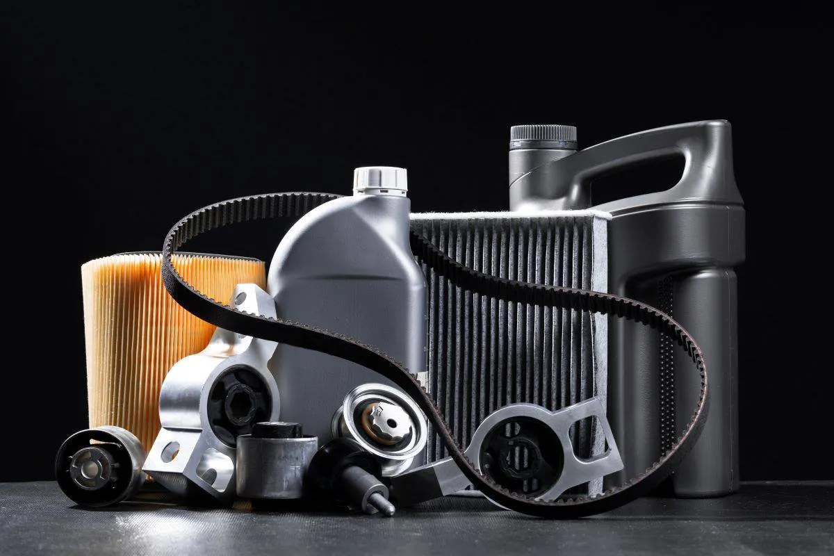 ما الفرق بين قطع الغيار الأصلية، وقطع OEM، والتجارية 