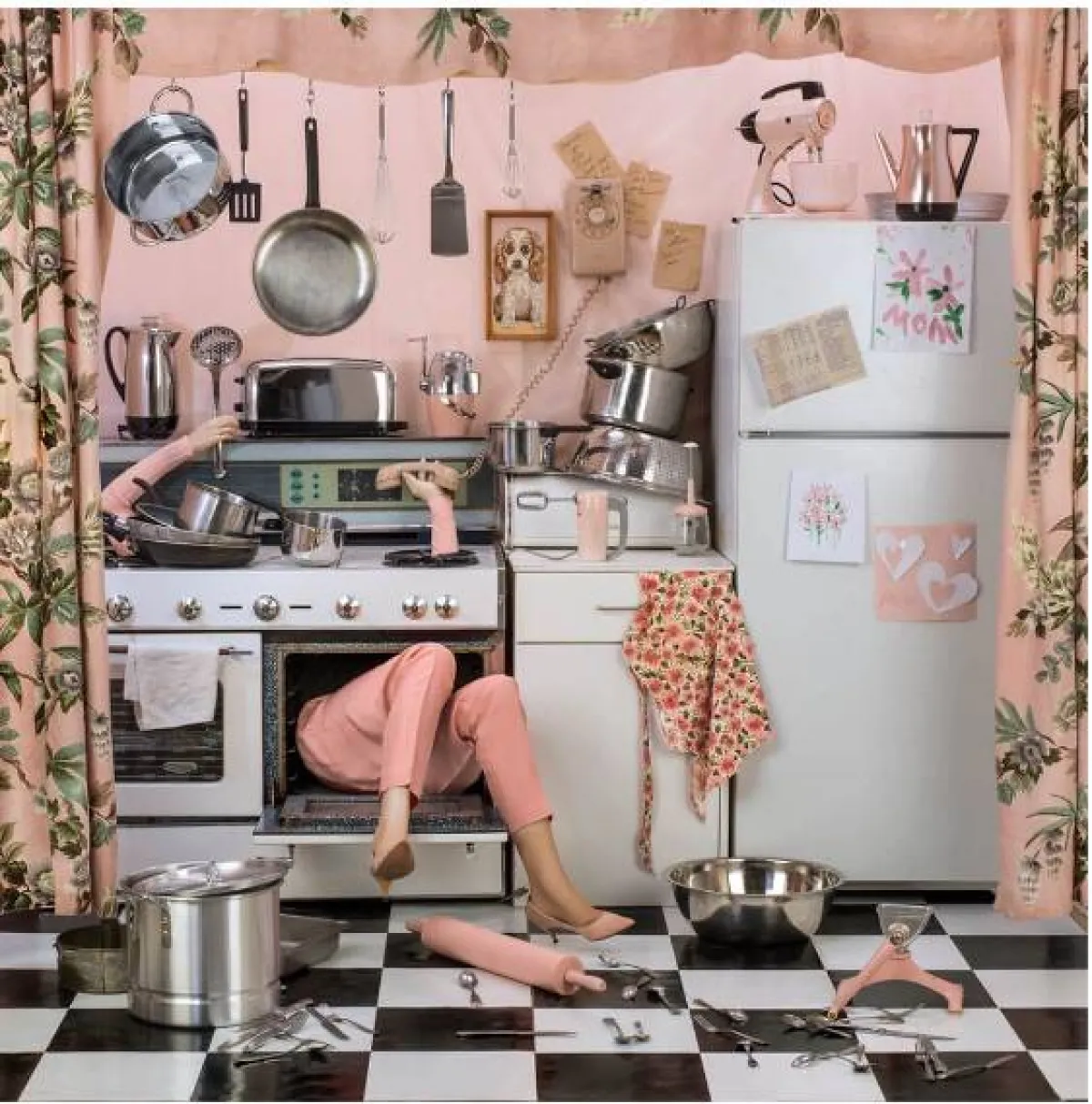 صور نساء مجهولات