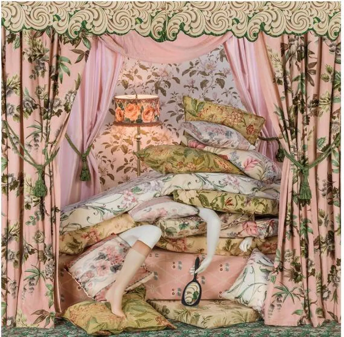 صور نساء مجهولات