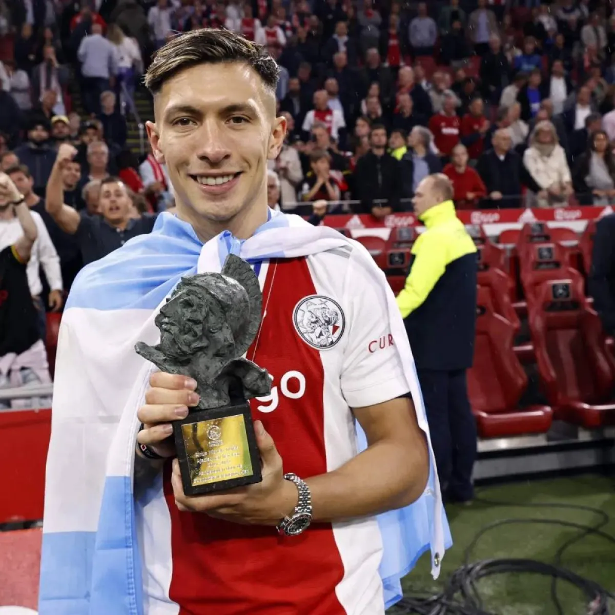 صورة اللاعب ليساندرو مارتينيز