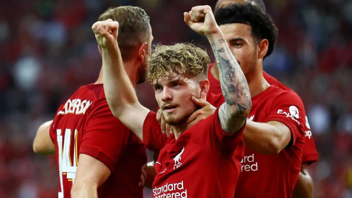 صورة فرحة لاعبي ليفربول بعد الفوز