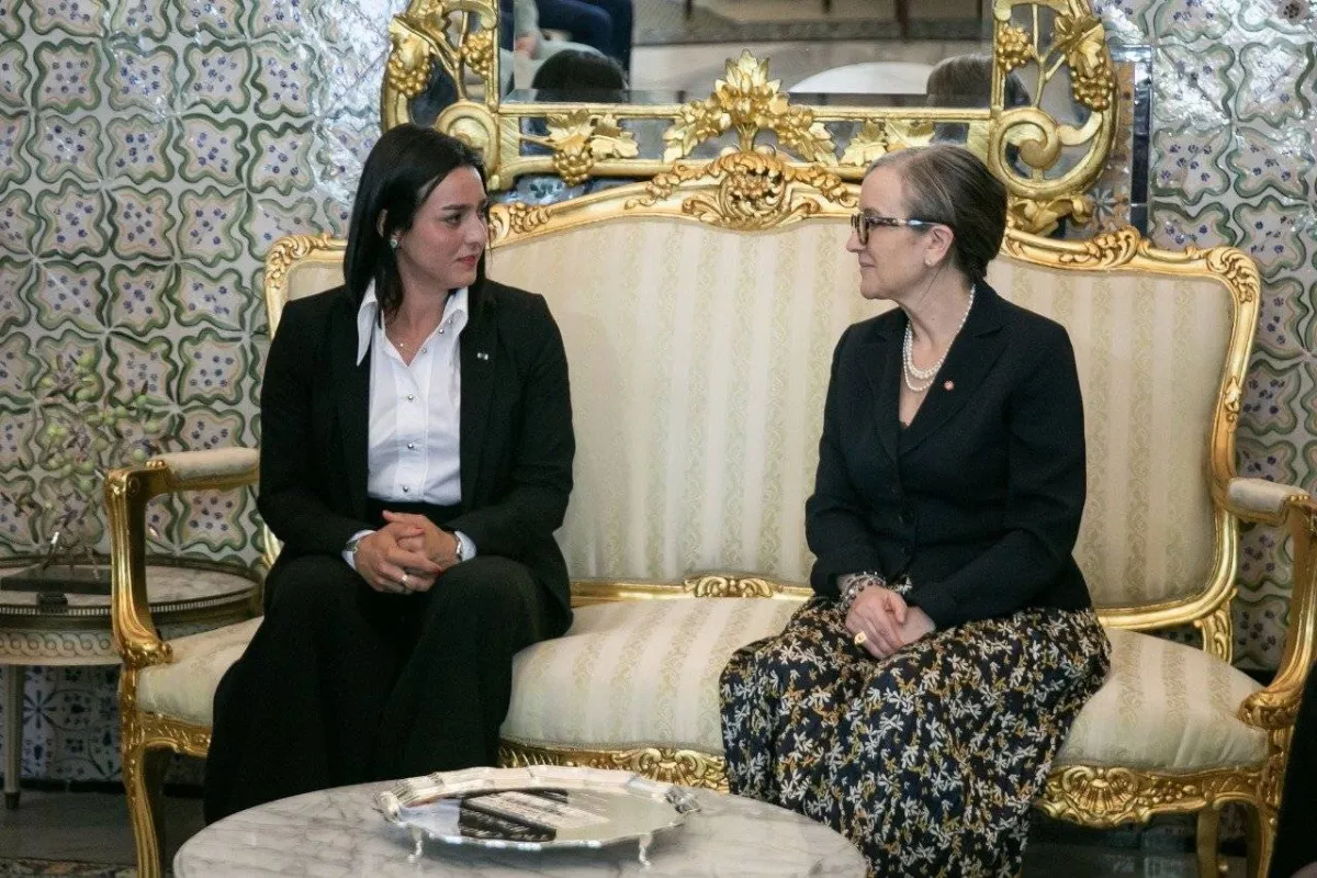 انس جابر تم تكريمها من رئيس الحكومة الصورة من موقع رئاسة الحكومة على الفيسبوك