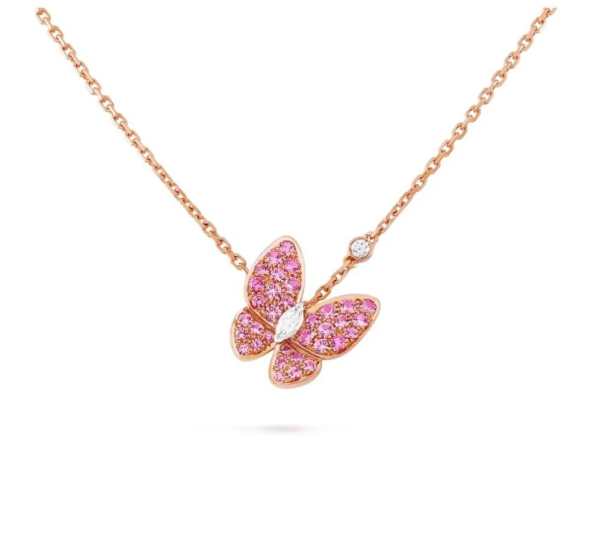 قلادة Two Butterfly pendant من فان كليف آند أربلز Van cleef&Arpels 