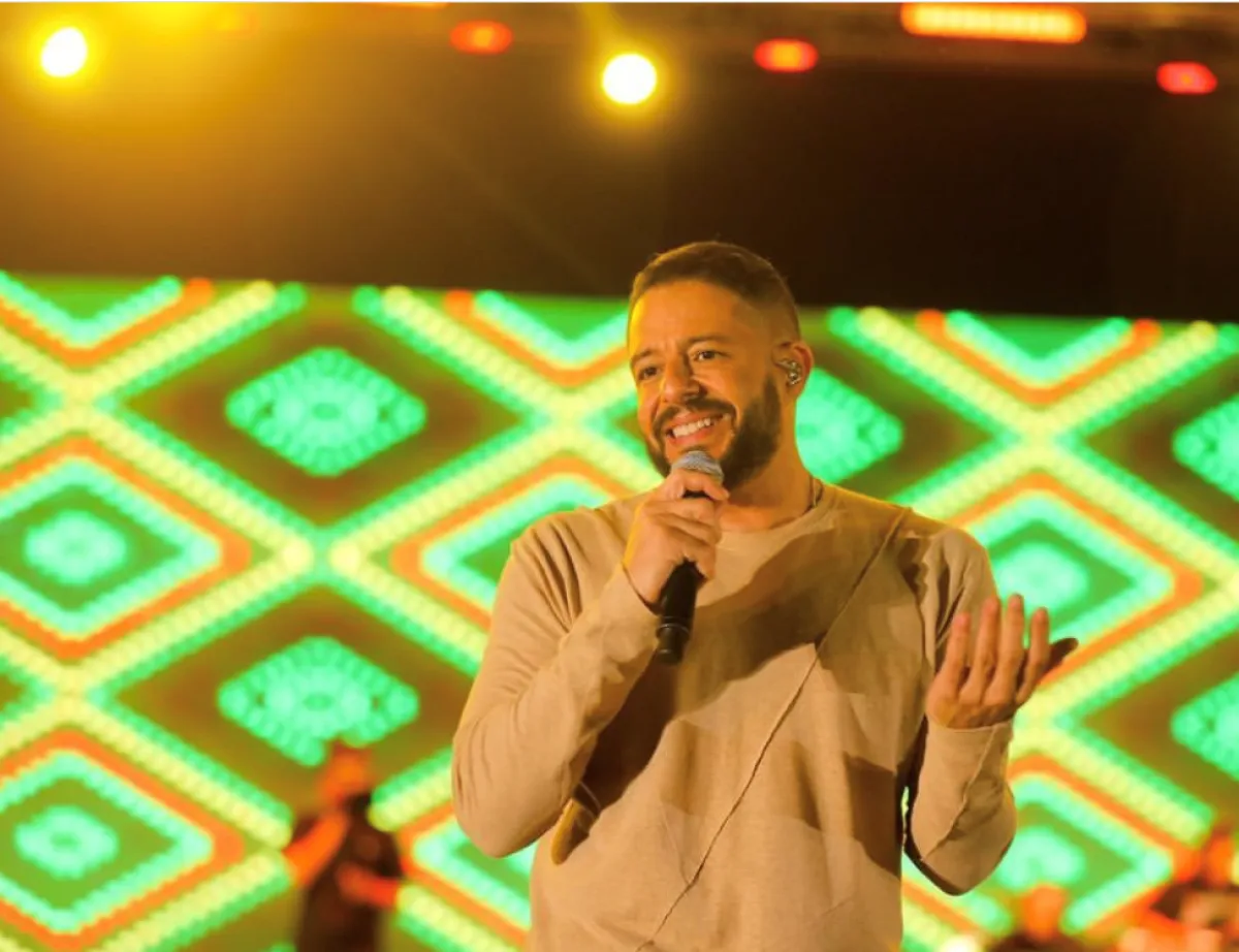 محمد حماقي  - الصورة من حسايه على الانستجرام