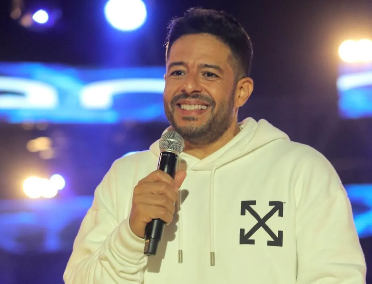 محمد حماقي  - الصورة من حسايه على الانستجرام