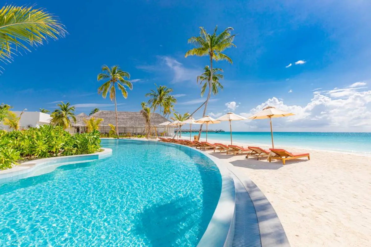 تعرفوا إلى الفرق بين الفندق والمنتجع