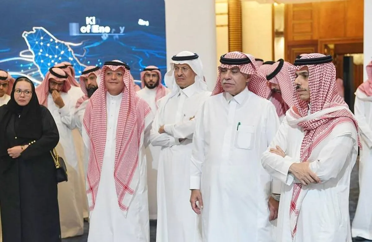 أثناء زيارة المعرض. الصورة من "واس"