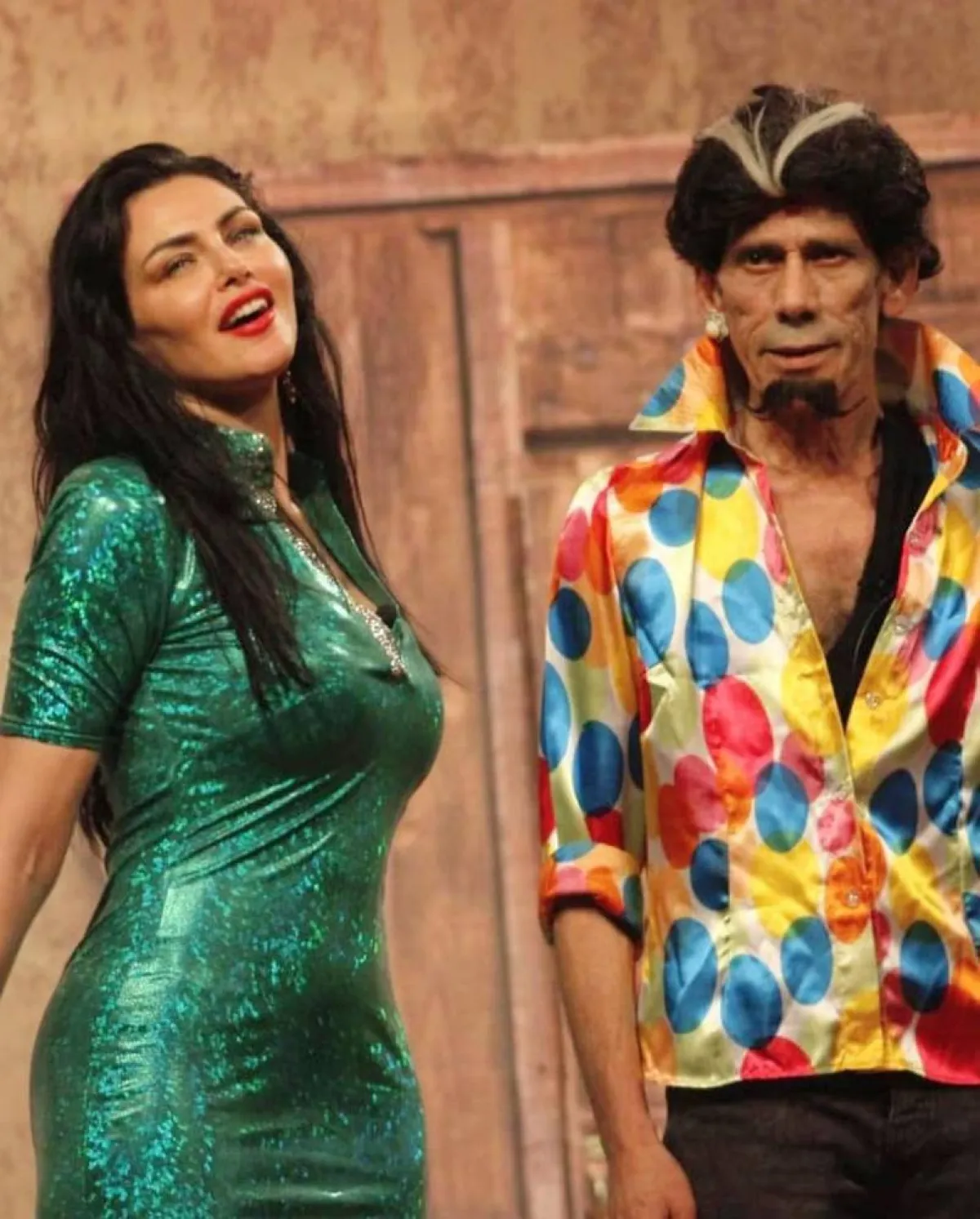 دارين حداد خلال عرض مسرحية "مانجة هندي" - صورة من صفحتها الرسمية على انستغرام