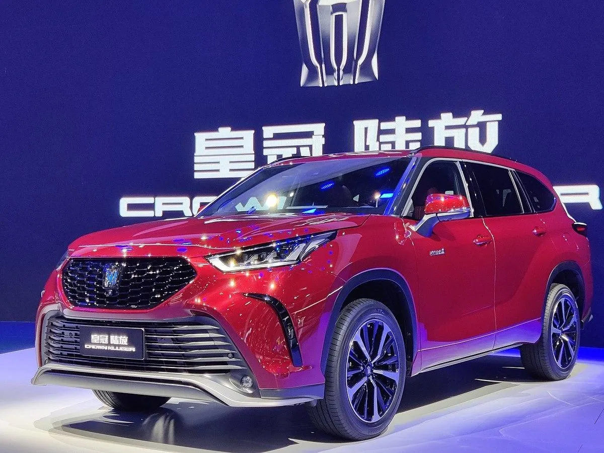 تويوتا تطلق مجموعة سياراتها كراون موديل 2023